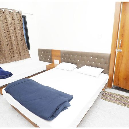 Premium Hotel Ujjain - G A R I M A - Near Mahakal Temple And Rivar - Railway Station - Hygiene & Spacious Room - With Wifi- And Parking Facilities - Best Hotel In ウッジャイン エクステリア 写真